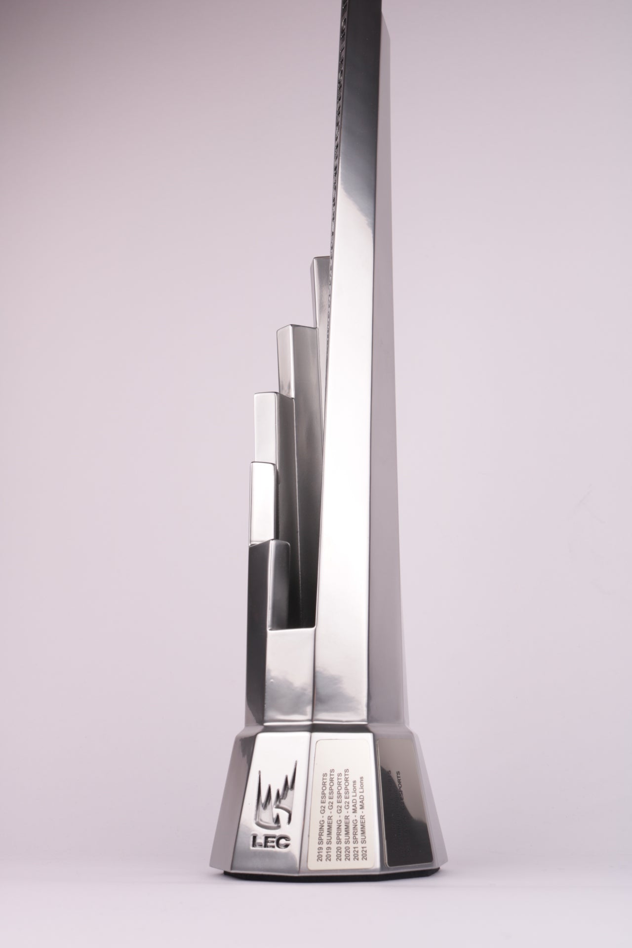 aluminium looking giant trophey