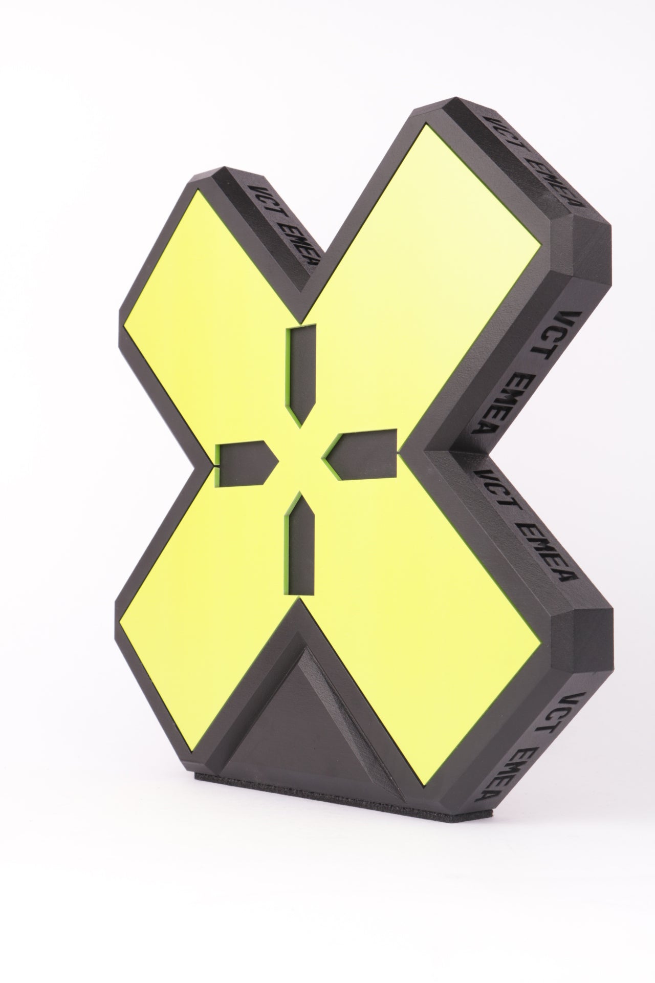 black and yellow cross trophy for valorant