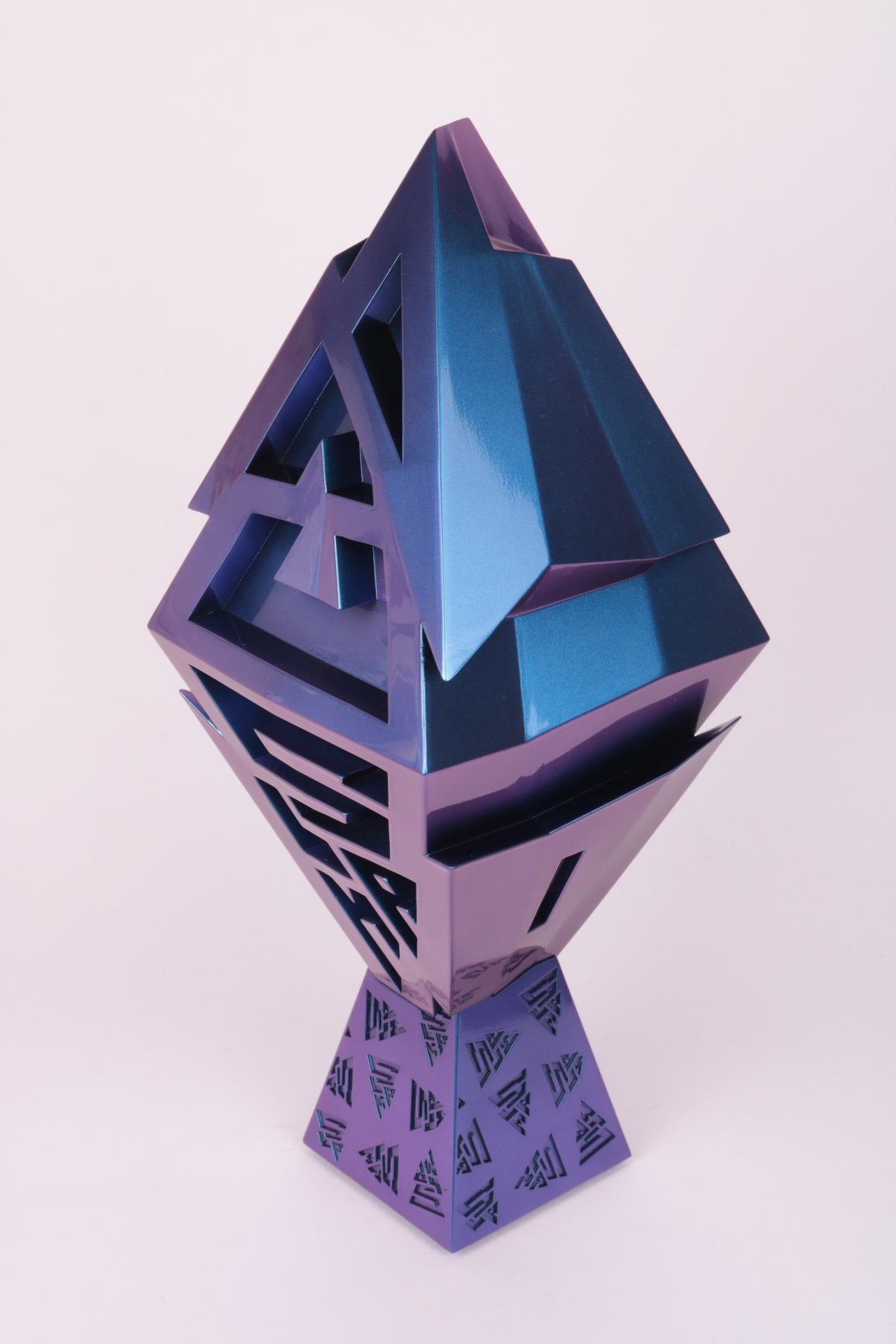 3dprinted diamond painted trophy for blast slam