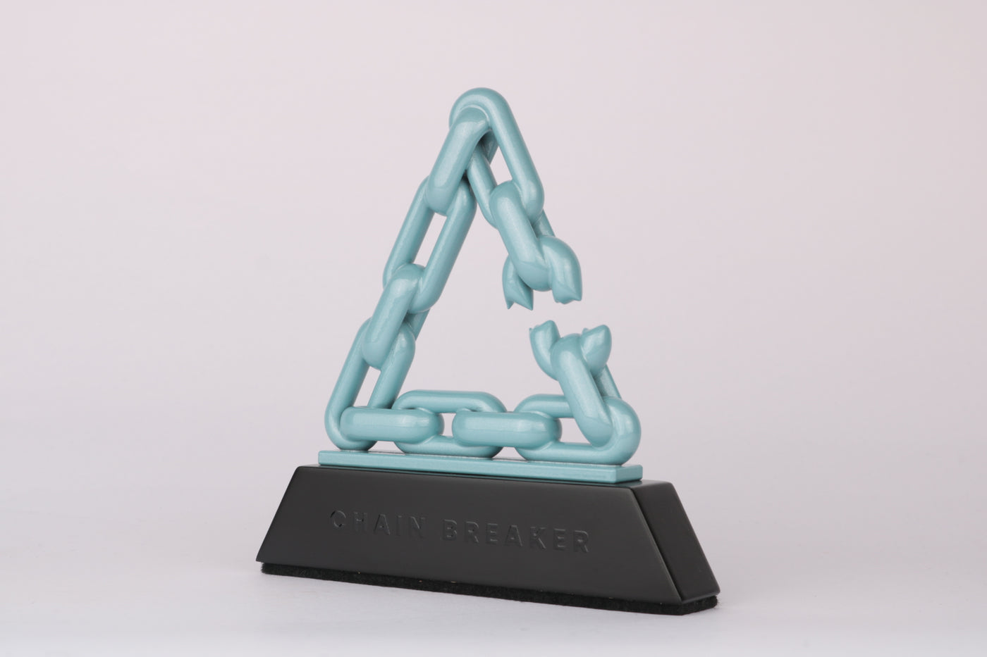 fortra triangular chain in metallic blue paint on black base