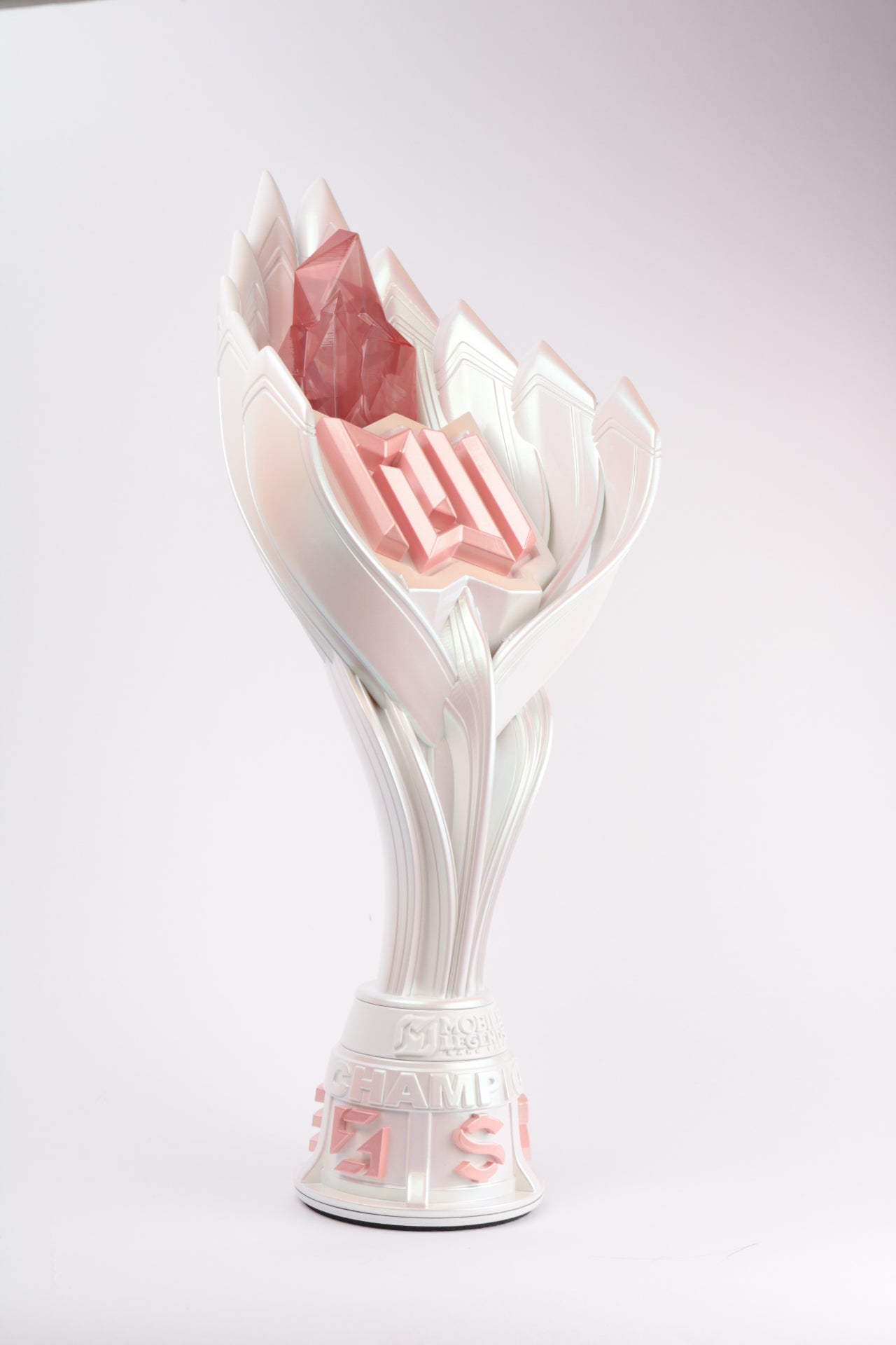 pearlescent white throphy organicallyshaped like sea shells with soft pink details