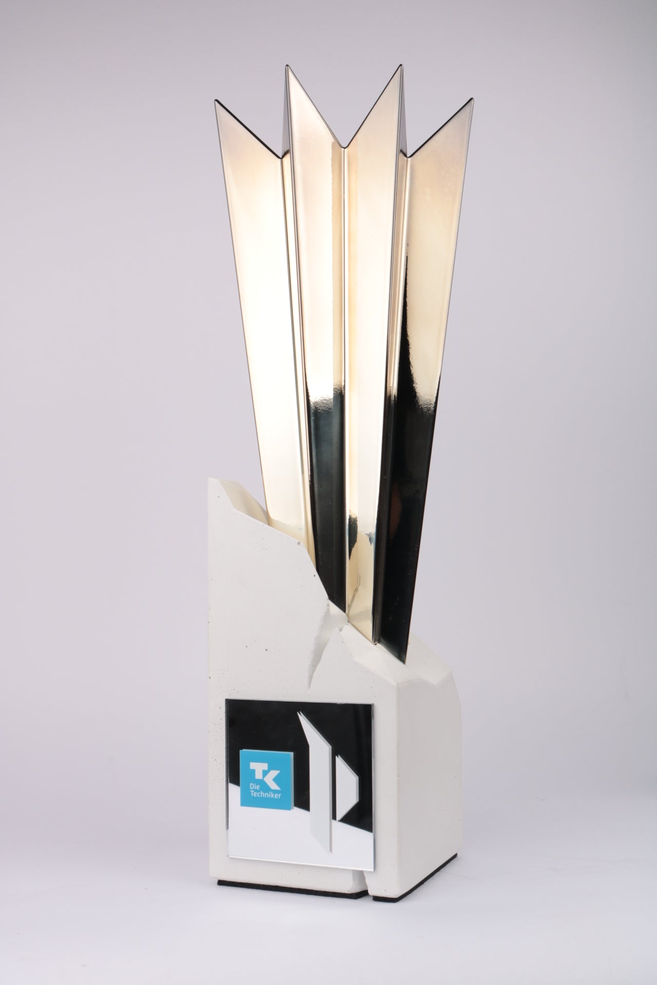 chrome silver star trophy on white concrete base with full colour logo uv print on mirror plaque 