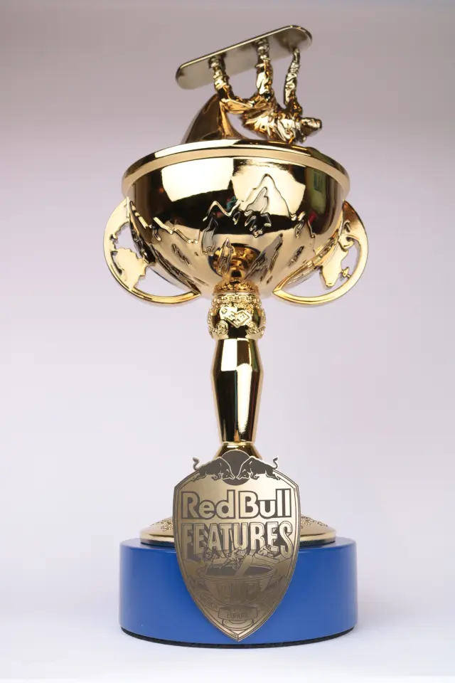 design du trophée : Trophée de la Red Bull Features Cup